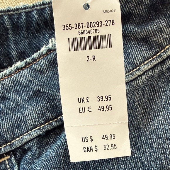 Curvy Mid-Rise Medium Wash Baggy Jeans
Hollister - Picture 8 of 8